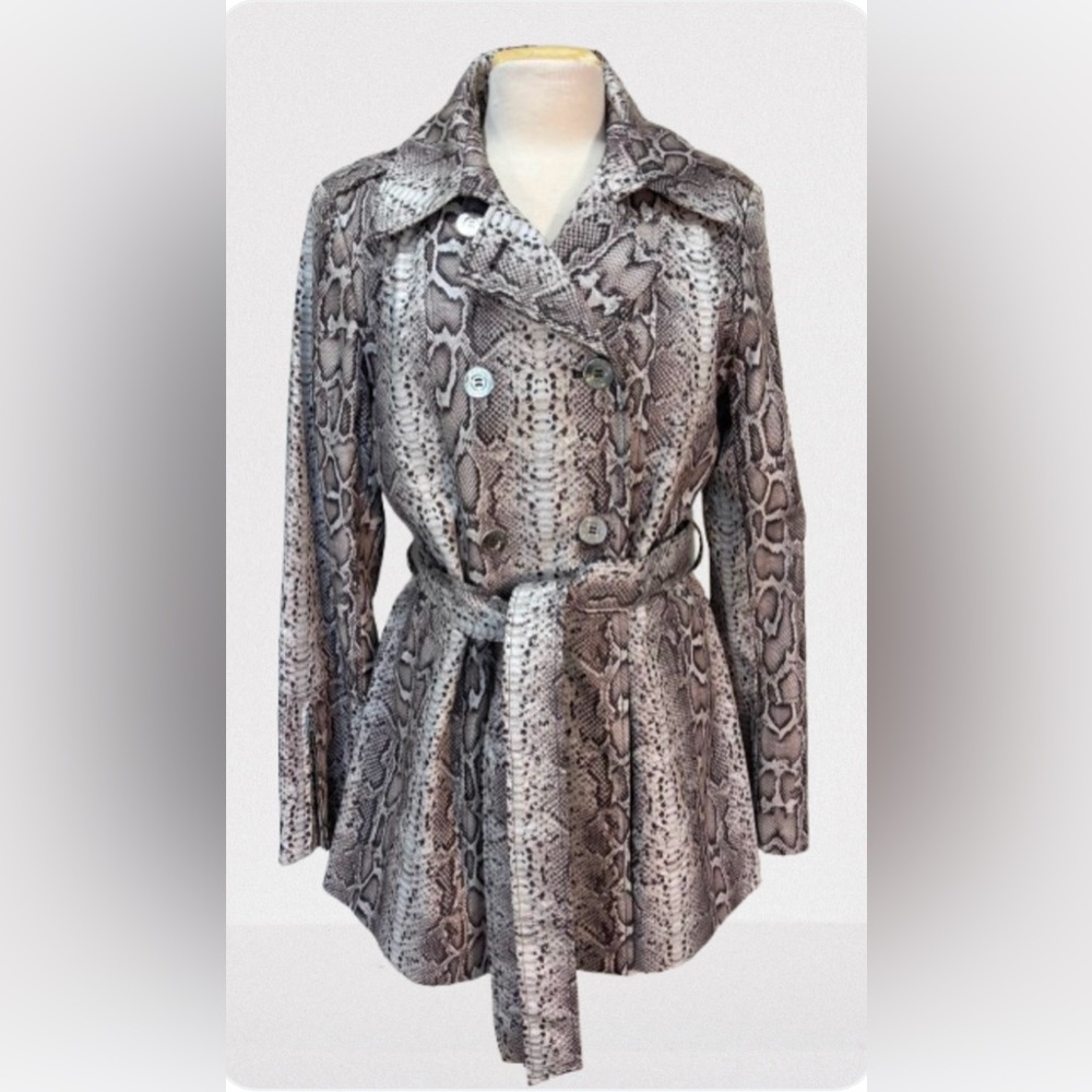NWOT Size Large Via Spiga Short Trenchcoat